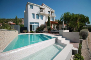 Гостиница Apartments Marer  Трогир
